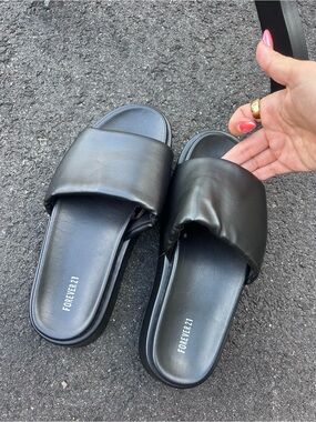 Forever 21 Black Padded Slide Sandals